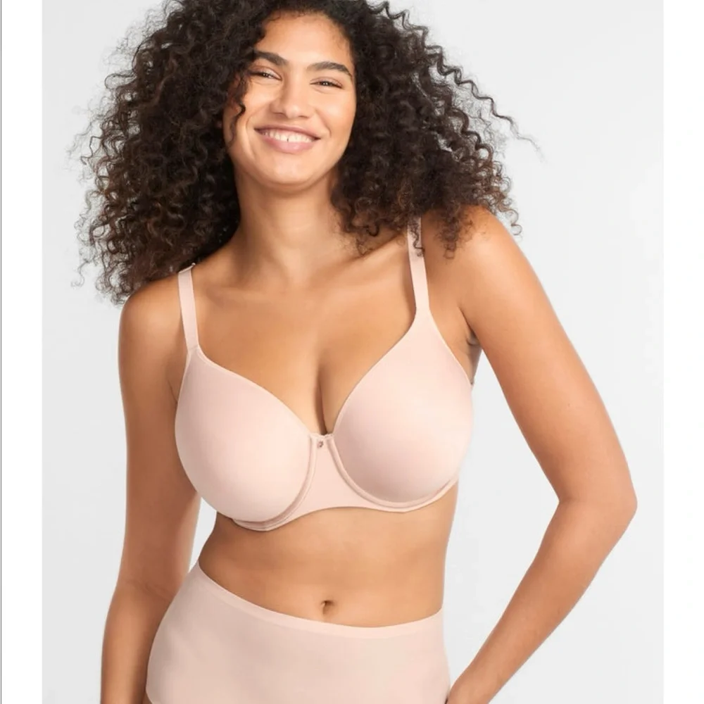 Chantelle Blush Underwire Bra - Picture 2 of 8